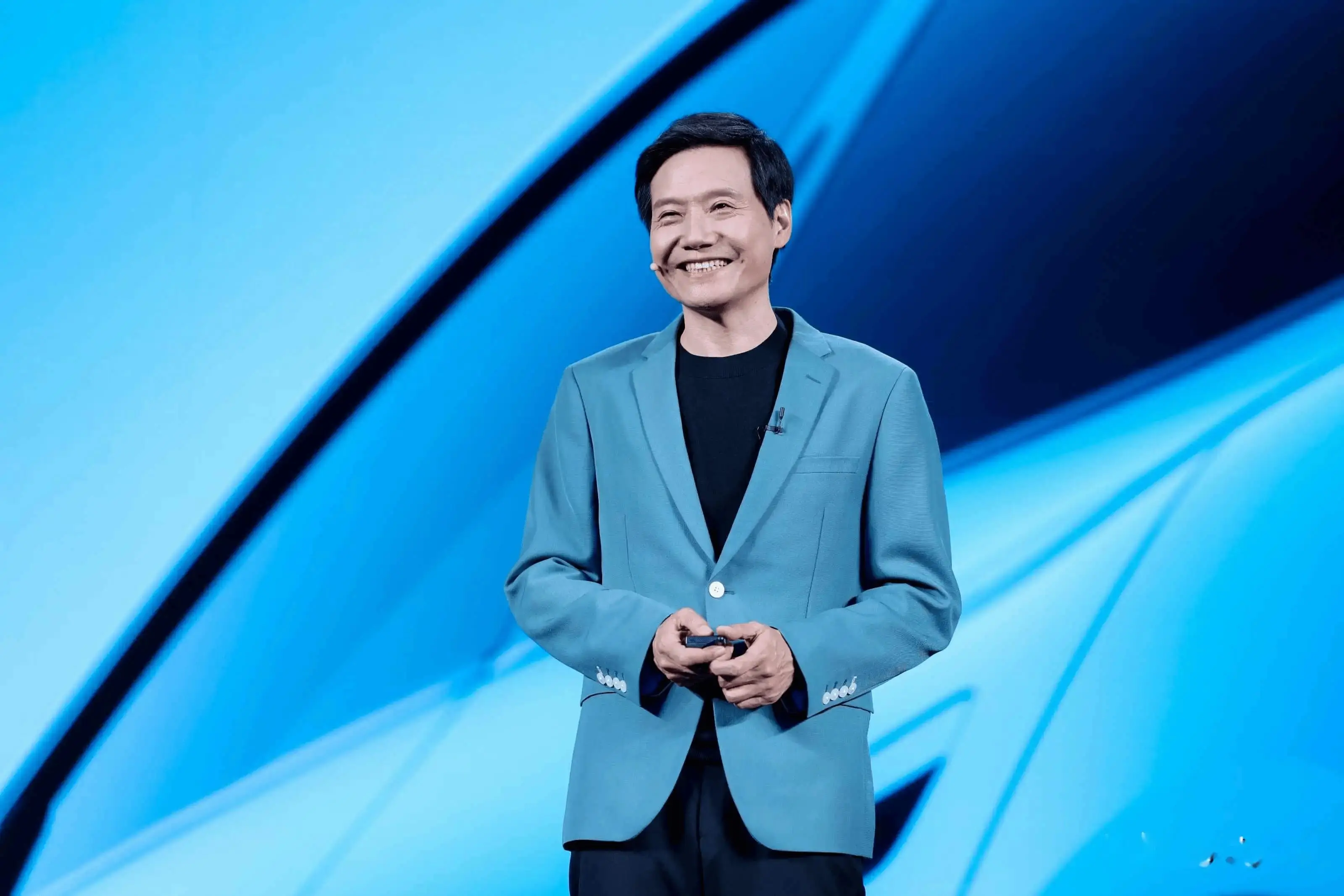 张彤是怎么认识雷军的_雷军妻子张彤_张彤投资人生