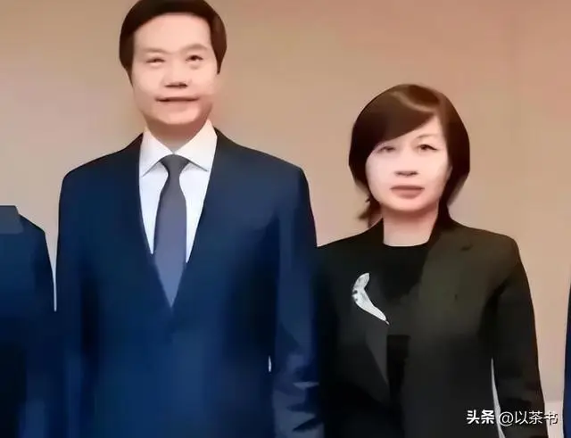 雷军张彤商业故事_张彤是怎么认识雷军的_小米汽车雷军退车风波