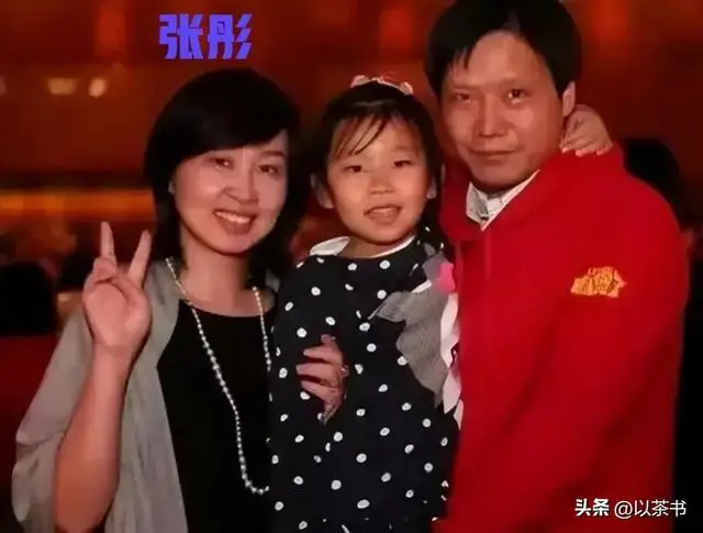 雷军张彤商业故事_张彤是怎么认识雷军的_小米汽车雷军退车风波