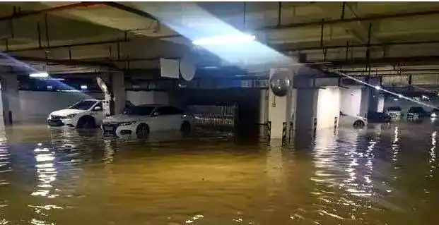 泡水车专业维修与处理_水淹车怎么修理_暴雨后车辆泡水应对措施