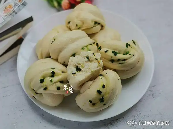 家庭面食制作_面食小吃的做法及图片_葱花卷做法教程