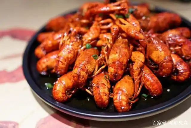 深夜放毒 夜宵美食 推荐_晚上夜宵的图片大全_麻辣小龙虾 田螺 螺蛳粉