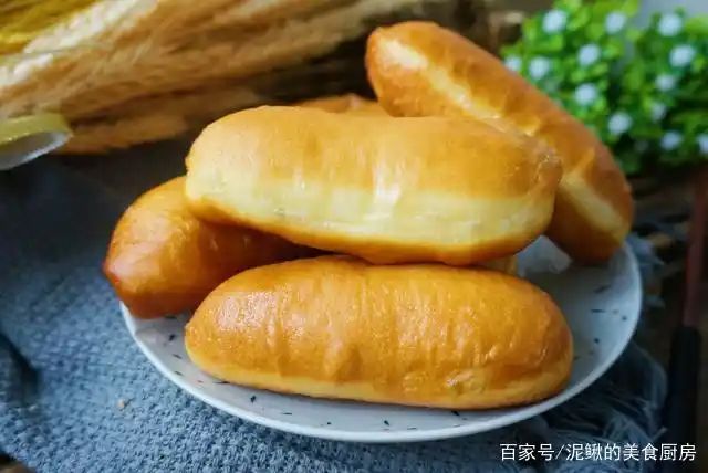 葱香火腿饼做法_面食小吃的做法及图片_豆沙面包制作教程