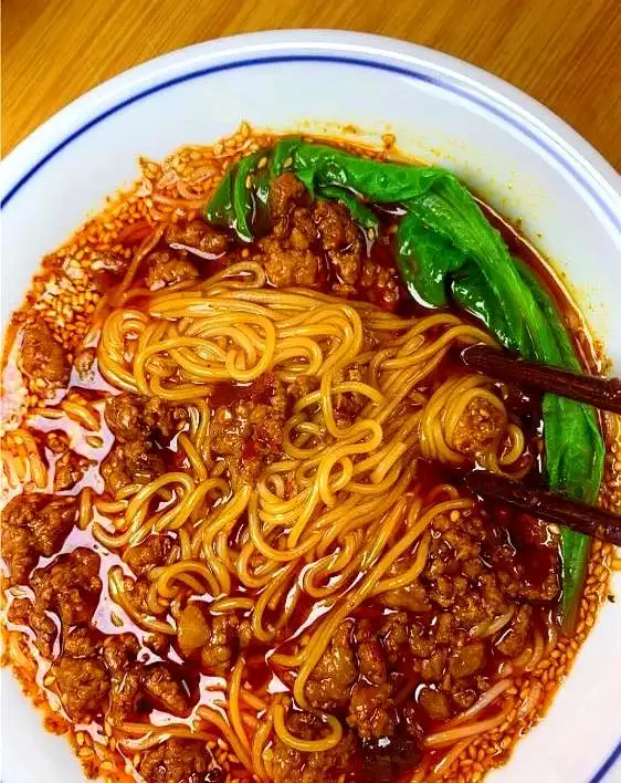 一碗热气腾腾的面_面食小吃的做法及图片_肉酱面食谱