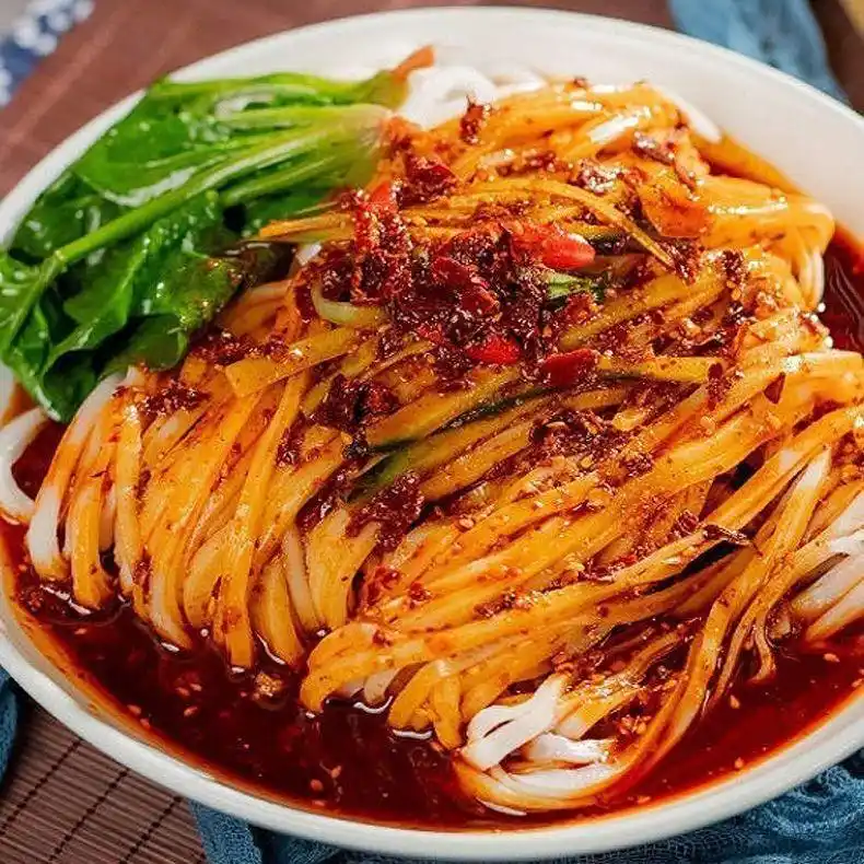 晚上夜宵的图片大全_夜宵速食推荐 意大利面速食 汉中红油米皮速食