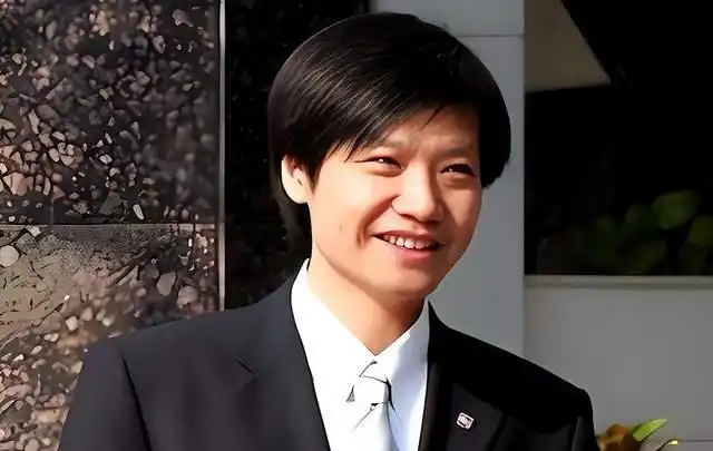 雷军与张彤的爱情故事_张彤是怎么认识雷军的_雷军张彤夫妻关系