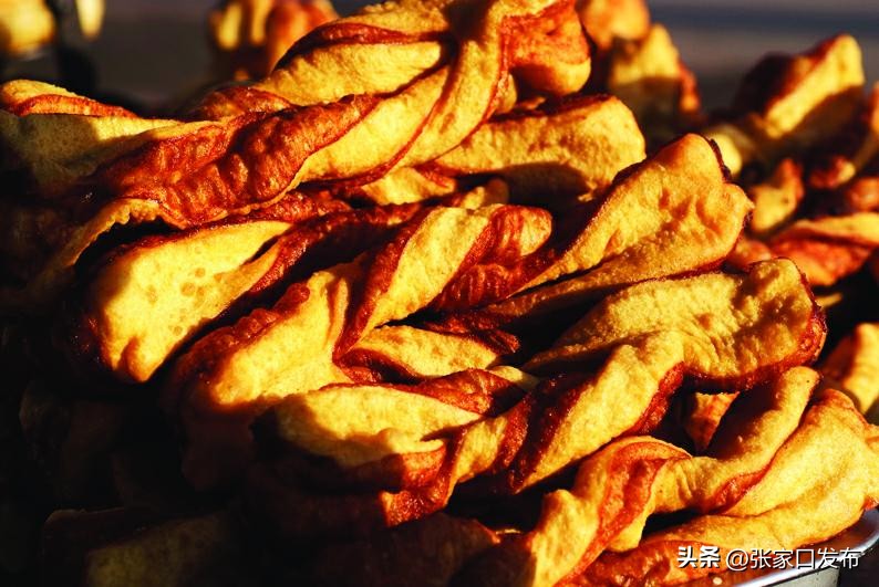 张家口美食推荐_蔚县青砂火锅_蔚县荞面饸饹