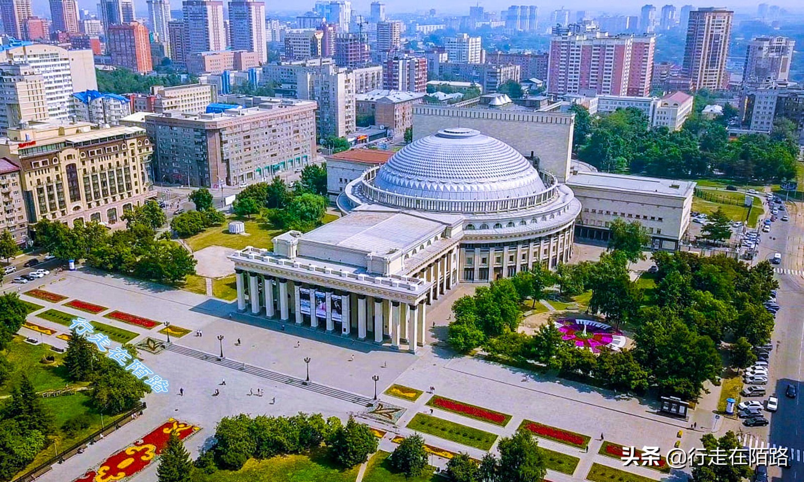 俄罗斯特色旅游景点_俄罗斯十大城市现状介绍_圣彼得堡旅游攻略