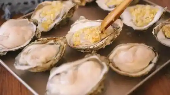 蚝油纸包鸡菜谱_纸上烤鱼做法_油纸酸菜烤鱼做法