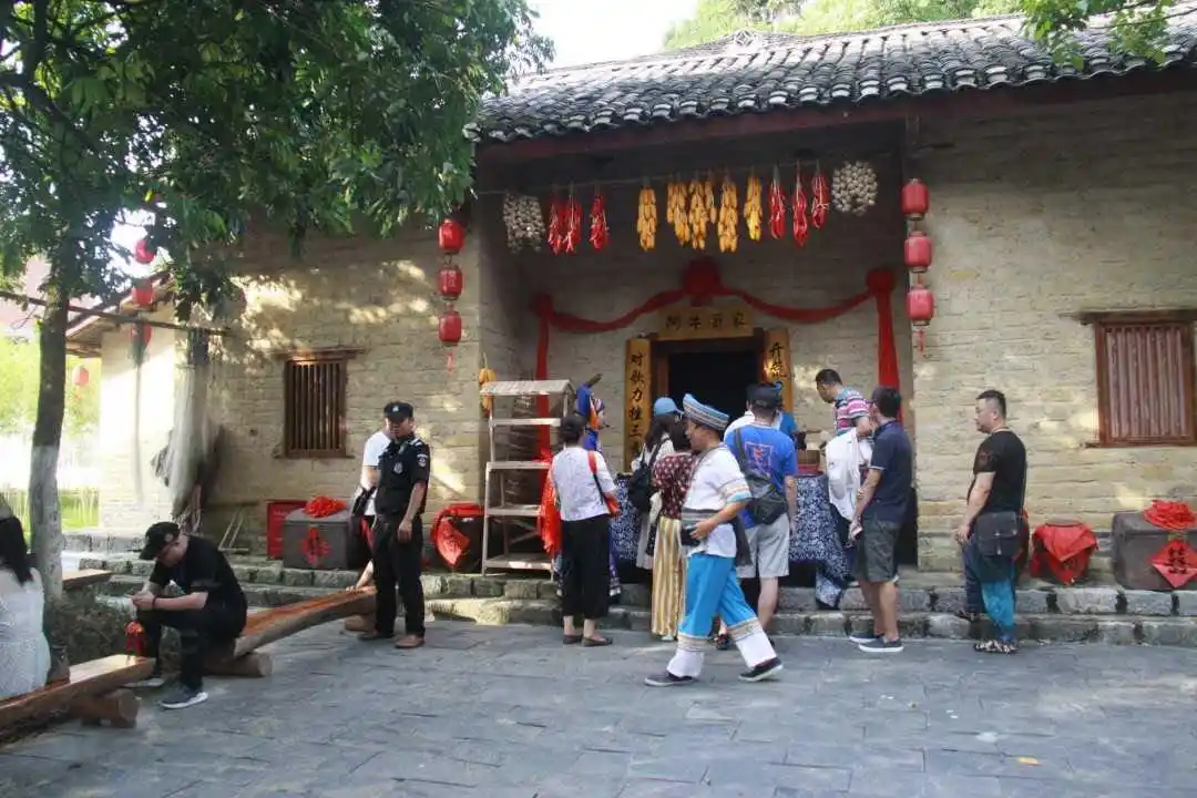 广西巴马寿乡旅游集团_巴马康养旅游_广西巴马长寿岛旅游