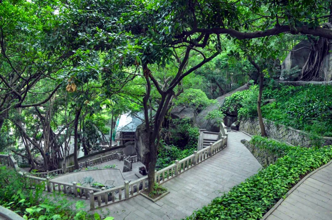 福州三坊七巷旅游攻略_福州平潭岛海岛风光旅游_福州火车站附近美食推荐