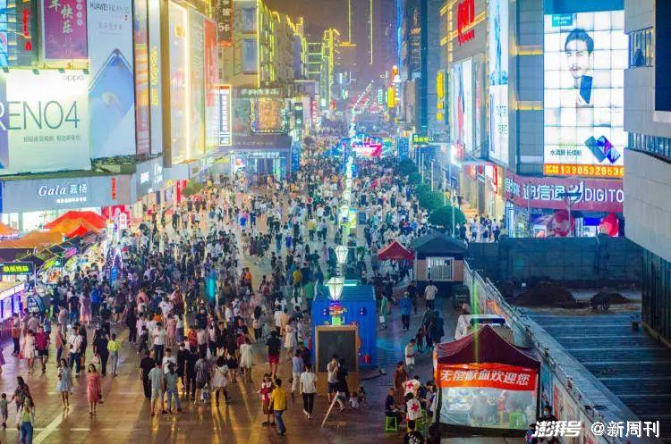 香港购物天堂历史发展_香港特色购物街道_香港商场文化特点