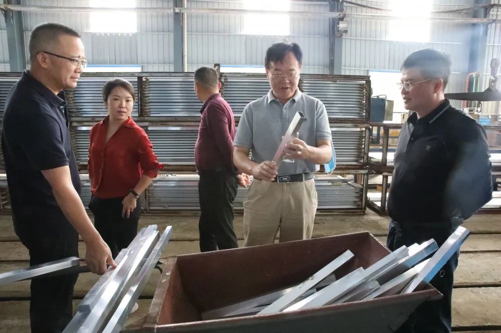 桂林电子科技大学校友会企业家代表来宾市工业园区考察_桂林电子科技大学大学生创业_广西来宾市工业园区招商引资政策