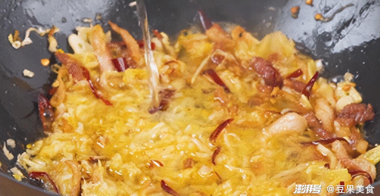 渍菜粉做法_菜菜的美食日记_酸菜炒粉条食谱