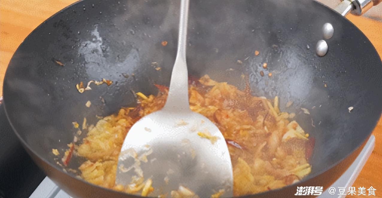 菜菜的美食日记_酸菜炒粉条食谱_渍菜粉做法