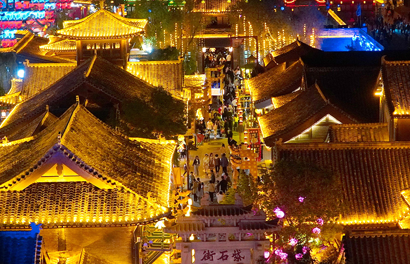 东平县大宋不夜城 夜游 东平湖夜景_山东东平湖旅游景点
