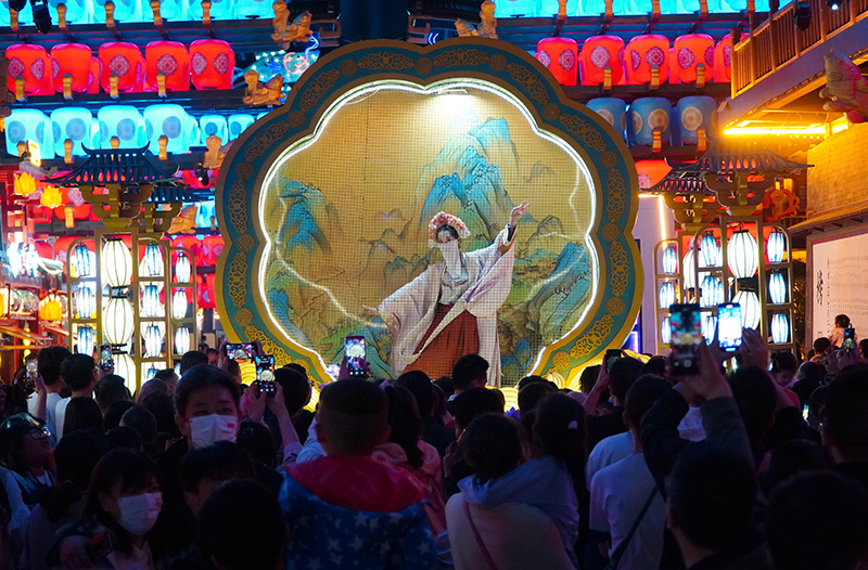 山东东平湖旅游景点_东平县大宋不夜城 夜游 东平湖夜景