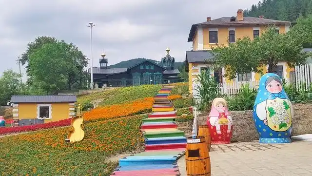 牡丹江艺术小镇林海雪原旅游攻略_横道河子俄罗斯风情小镇林海雪原景区游玩线路_东北三省旅游路线