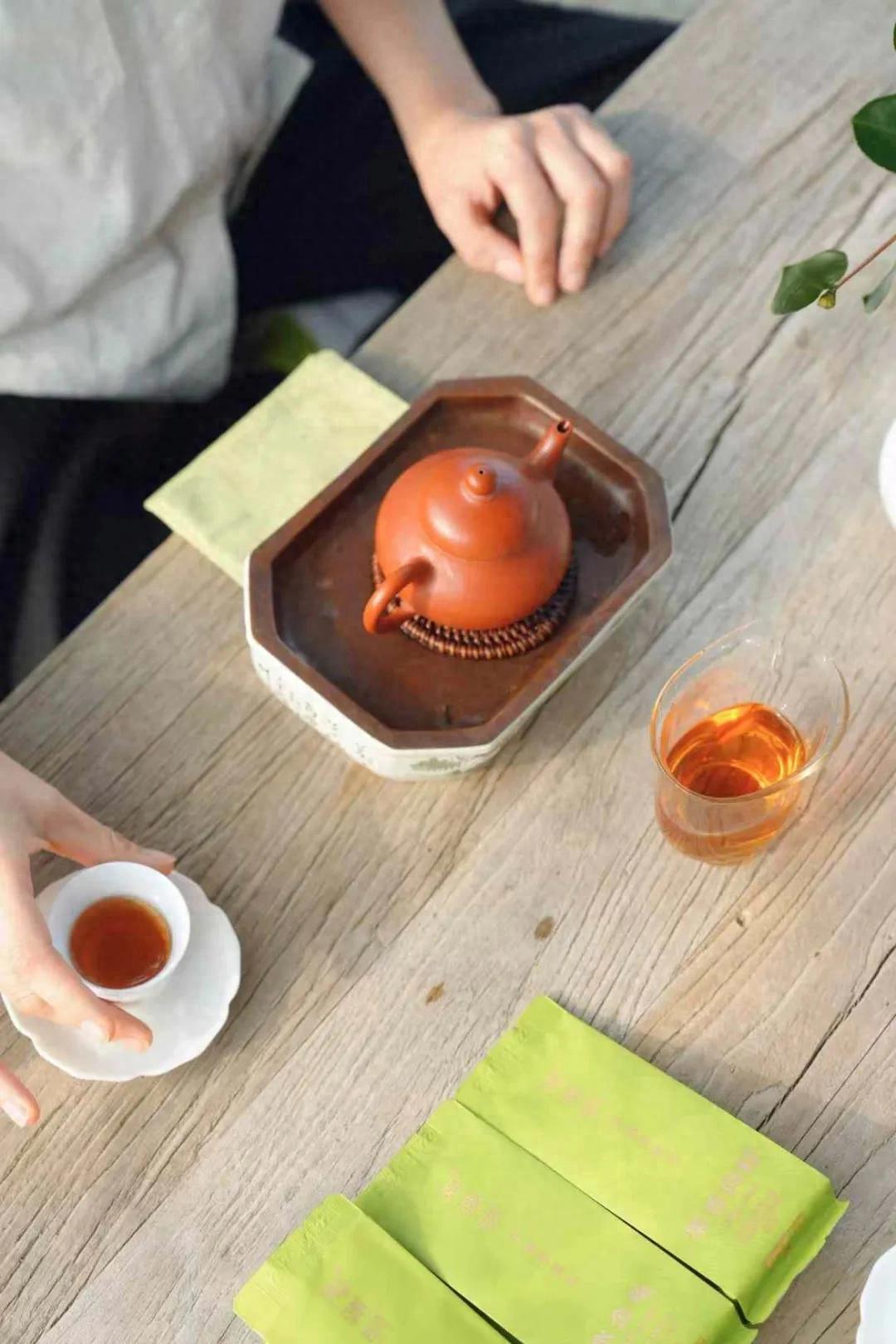 普洱生茶放多久变熟茶_喝茶冷知识_有关茶叶知识