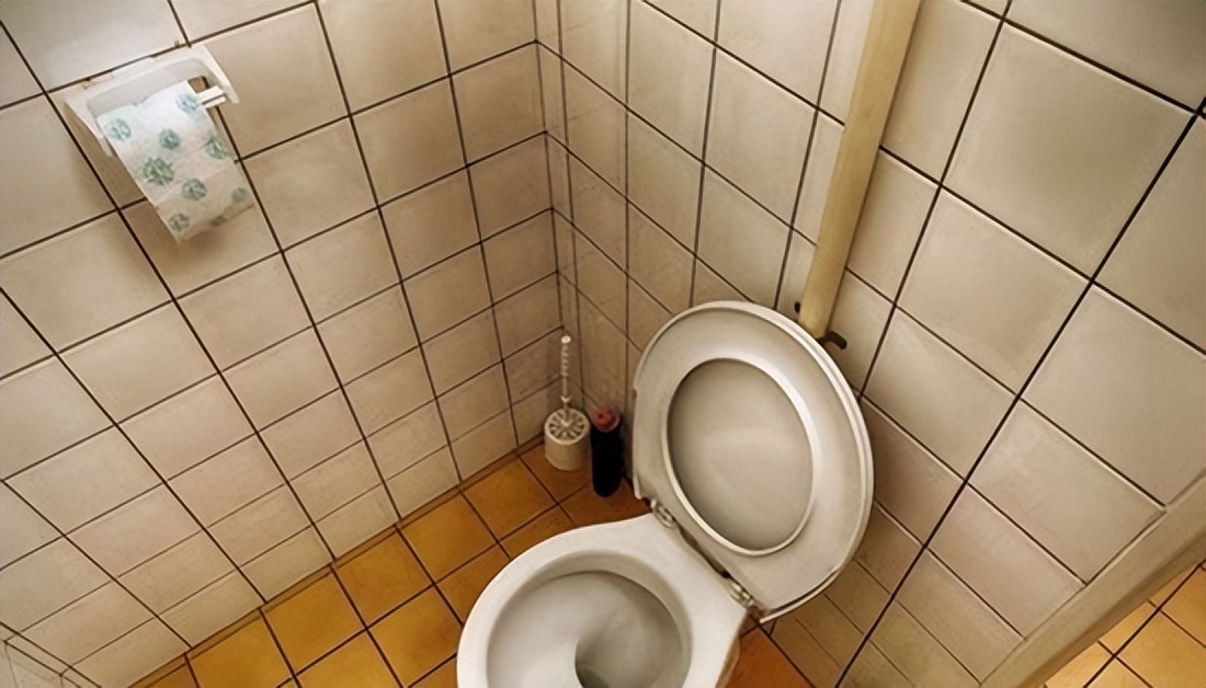汽车水箱盖更换_卫生间水箱漏水原因及维修方法_卫生间水箱密封垫老化维修