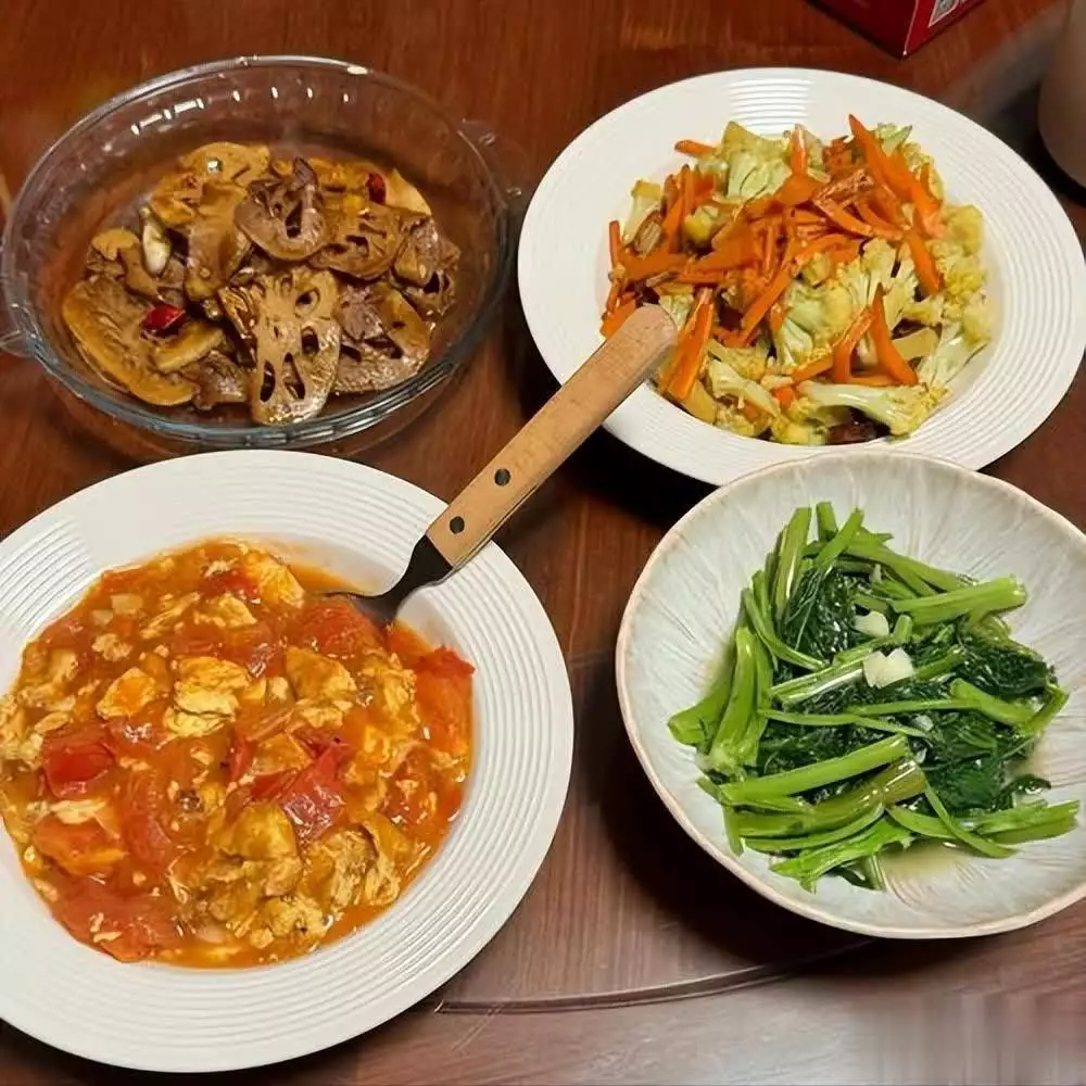 晚饭吃素菜减肥_长期不吃晚饭的危害_晚上不吃饭能不能瘦