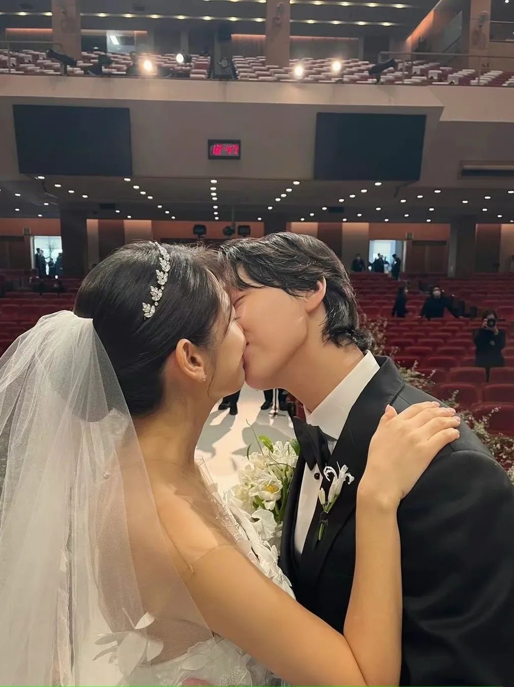 朴信惠崔泰俊婚礼细节_韩剧女主角朴信惠婚礼现场布置_朴信惠龙俊亨怎么认识