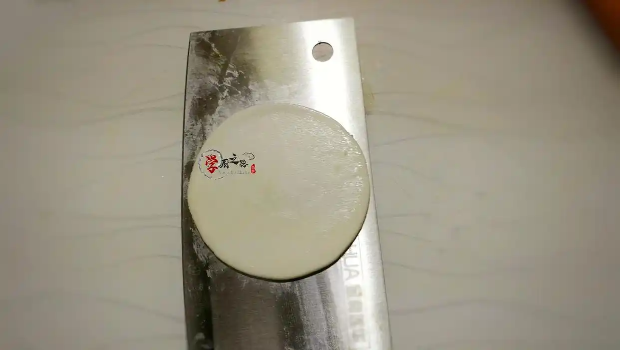 水晶蒸饺破皮开裂不成形?看大厨咋操作,晶莹剔透完整Q弹有诀窍(图16) 水晶蒸饺面皮制作技巧_水晶蒸饺制作方法_水晶蒸饺皮