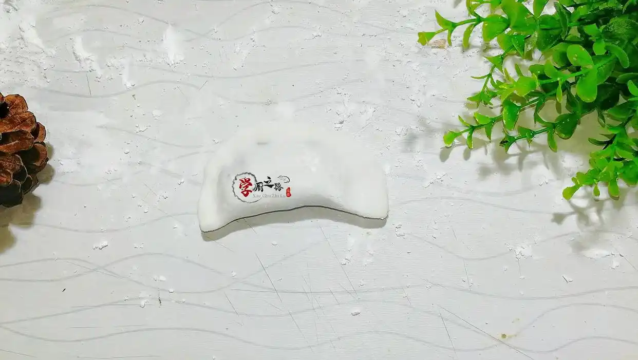 水晶蒸饺破皮开裂不成形?看大厨咋操作,晶莹剔透完整Q弹有诀窍(图17) 水晶蒸饺制作方法_水晶蒸饺皮_水晶蒸饺面皮制作技巧