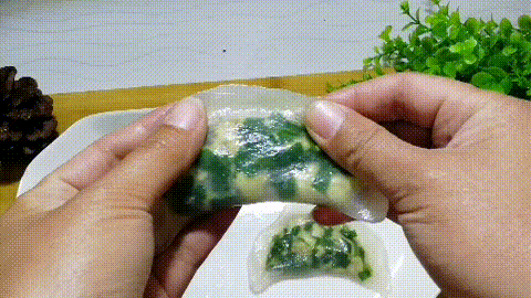 水晶蒸饺破皮开裂不成形?看大厨咋操作,晶莹剔透完整Q弹有诀窍(图19) 水晶蒸饺皮_水晶蒸饺面皮制作技巧_水晶蒸饺制作方法