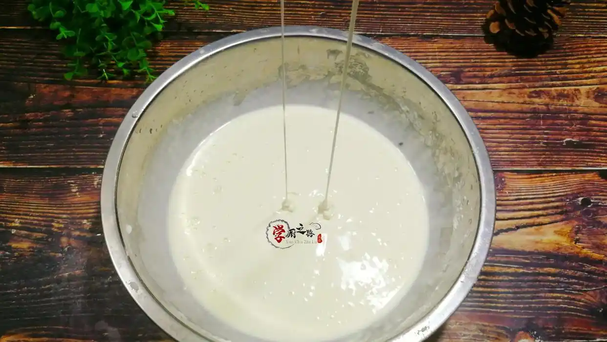 水晶蒸饺破皮开裂不成形?看大厨咋操作,晶莹剔透完整Q弹有诀窍(图4) 水晶蒸饺面皮制作技巧_水晶蒸饺制作方法_水晶蒸饺皮