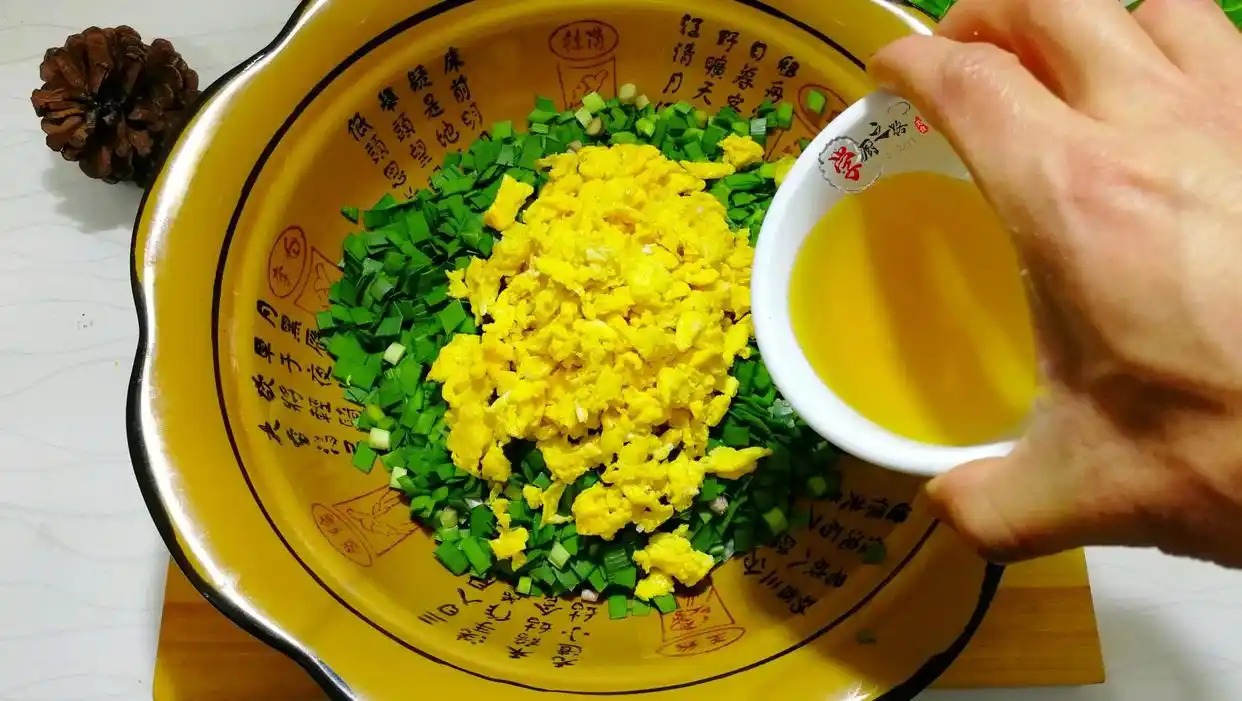 水晶蒸饺破皮开裂不成形?看大厨咋操作,晶莹剔透完整Q弹有诀窍(图10) 水晶蒸饺面皮制作技巧_水晶蒸饺皮_水晶蒸饺制作方法