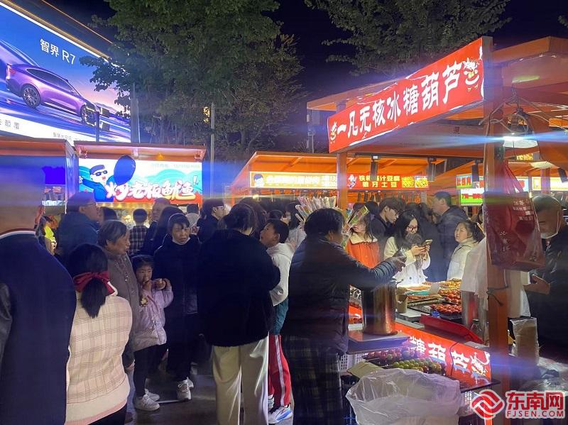 福州各大商圈纷纷“上新” 点燃跨年消费(图3) 福州跨年夜商场促销_福州商场跨年活动_福州宝龙美食团购