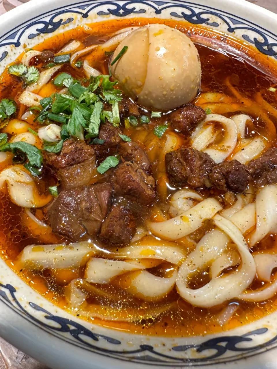 筋道爽滑，卤香浓郁！山西刀削面的面食传奇