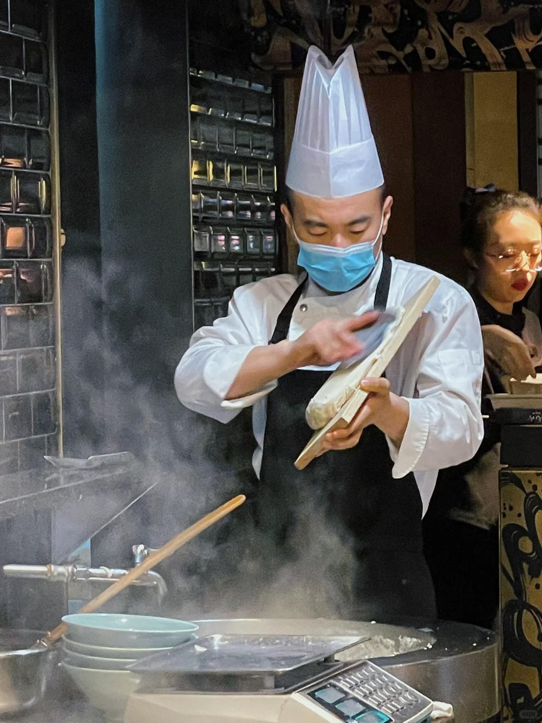 筋道爽滑,卤香浓郁!山西刀削面的面食传奇(图3) 刀削面历史渊源_舌尖上的中国 山西面食_山西刀削面制作技艺