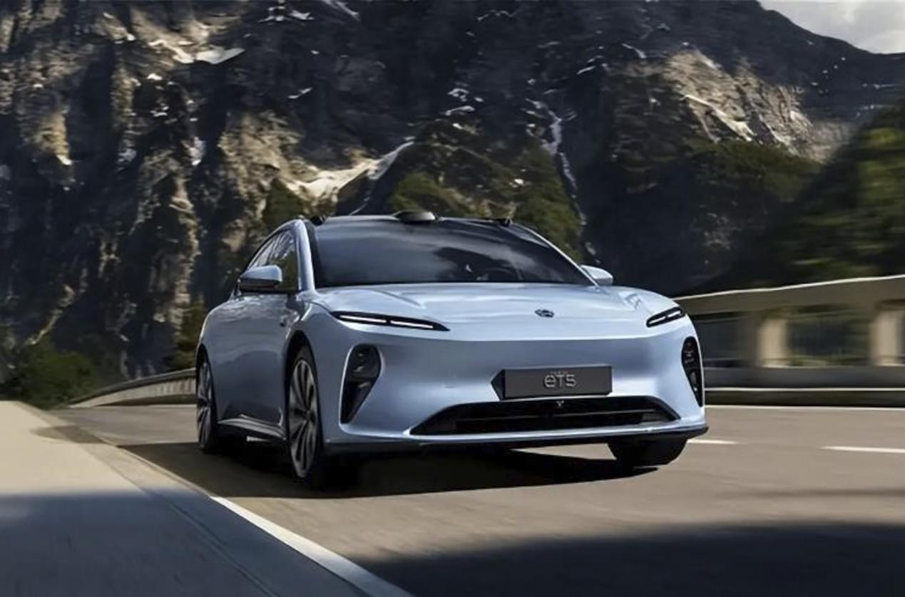 蔚来ET5Touring与奥迪A4 Avant，怎么选？