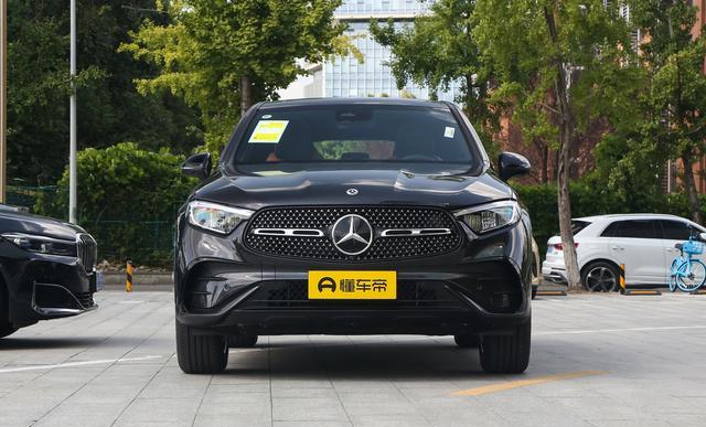 新车  售48.95万元起,增智能泊车辅助,2026款奔驰GLC轿跑S(图3) 奔驰轿跑价格分析_奔驰L3硬件OTA解锁策略_奔驰新款轿车