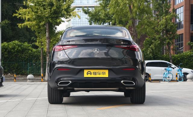 新车  售48.95万元起,增智能泊车辅助,2026款奔驰GLC轿跑S(图6) 奔驰L3硬件OTA解锁策略_奔驰新款轿车_奔驰轿跑价格分析
