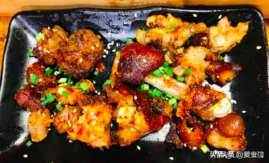 吃烧烤时,聪明人专点“8种食材”,无法造假,老板:懂行人吃货(图4) 淄博烧烤特色食材_烧烤需要准备什么食材_新鲜牛羊肉串烤肉