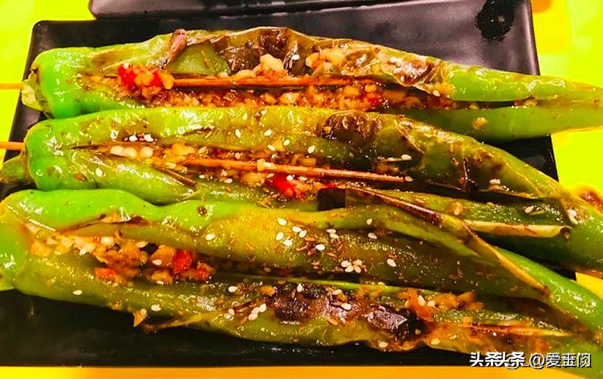 吃烧烤时,聪明人专点“8种食材”,无法造假,老板:懂行人吃货(图9) 烧烤需要准备什么食材_淄博烧烤特色食材_新鲜牛羊肉串烤肉