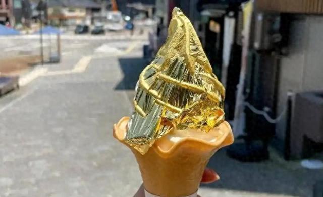 一个冰淇淋球38元，1年疯狂开店230+，天价雪糕谁在买？