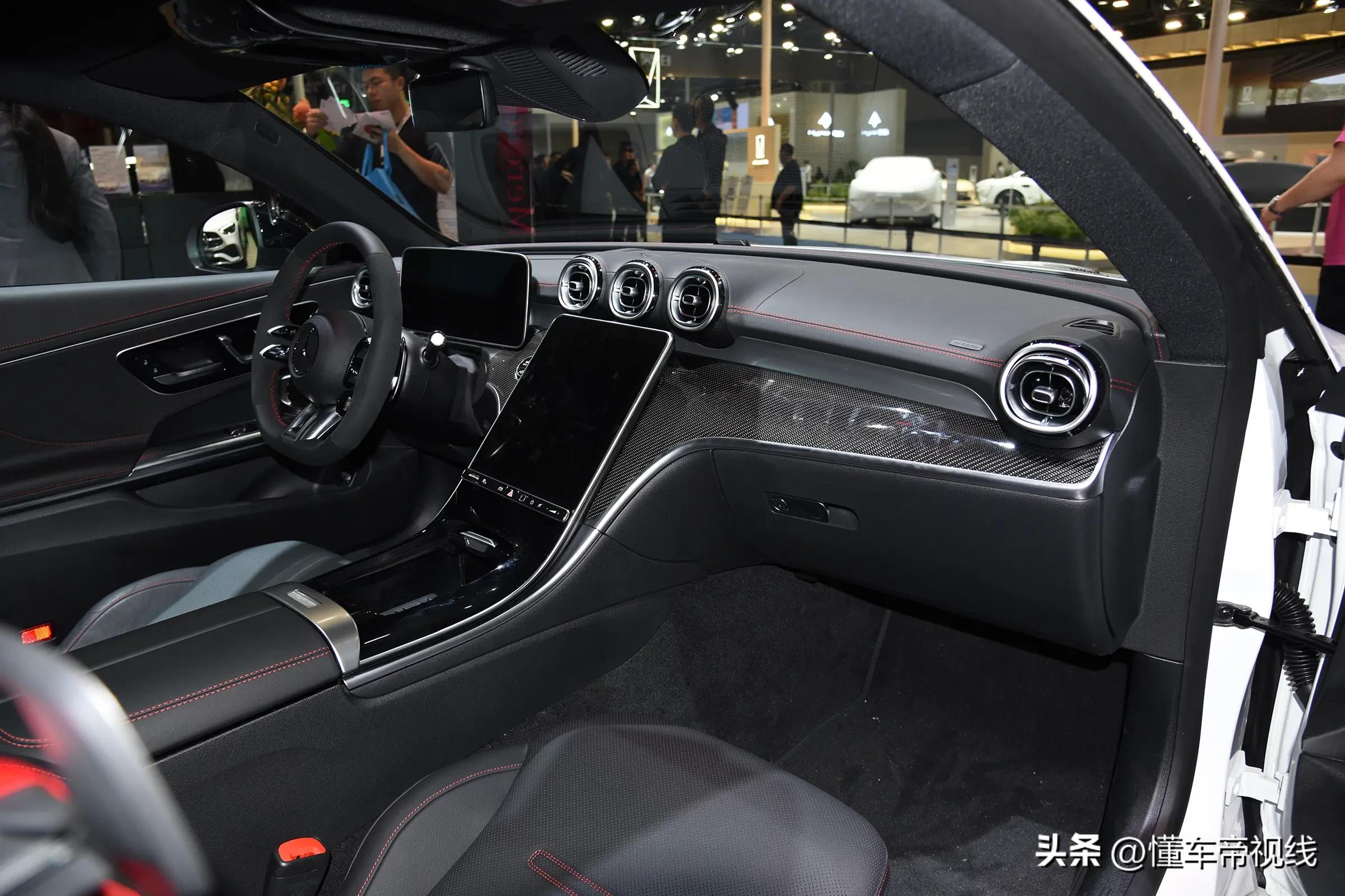 新车 | 售价71.88万元/3.0T直六动力 梅赛德斯-AMG CLE 53 Coupe实拍(图11) 2025奔驰ecoupe报价_梅赛德斯-AMG CLE 53 Coupe 上市价格 评测_梅赛德斯-AMG CLE 53 Coupe 外观内饰设计 参数
