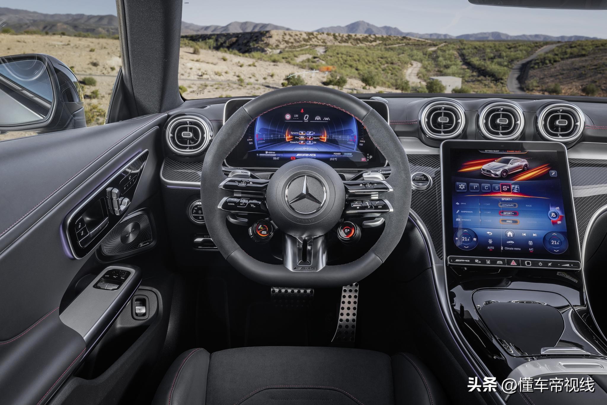 新车 | 售价71.88万元/3.0T直六动力 梅赛德斯-AMG CLE 53 Coupe实拍(图14) 2025奔驰ecoupe报价_梅赛德斯-AMG CLE 53 Coupe 外观内饰设计 参数_梅赛德斯-AMG CLE 53 Coupe 上市价格 评测