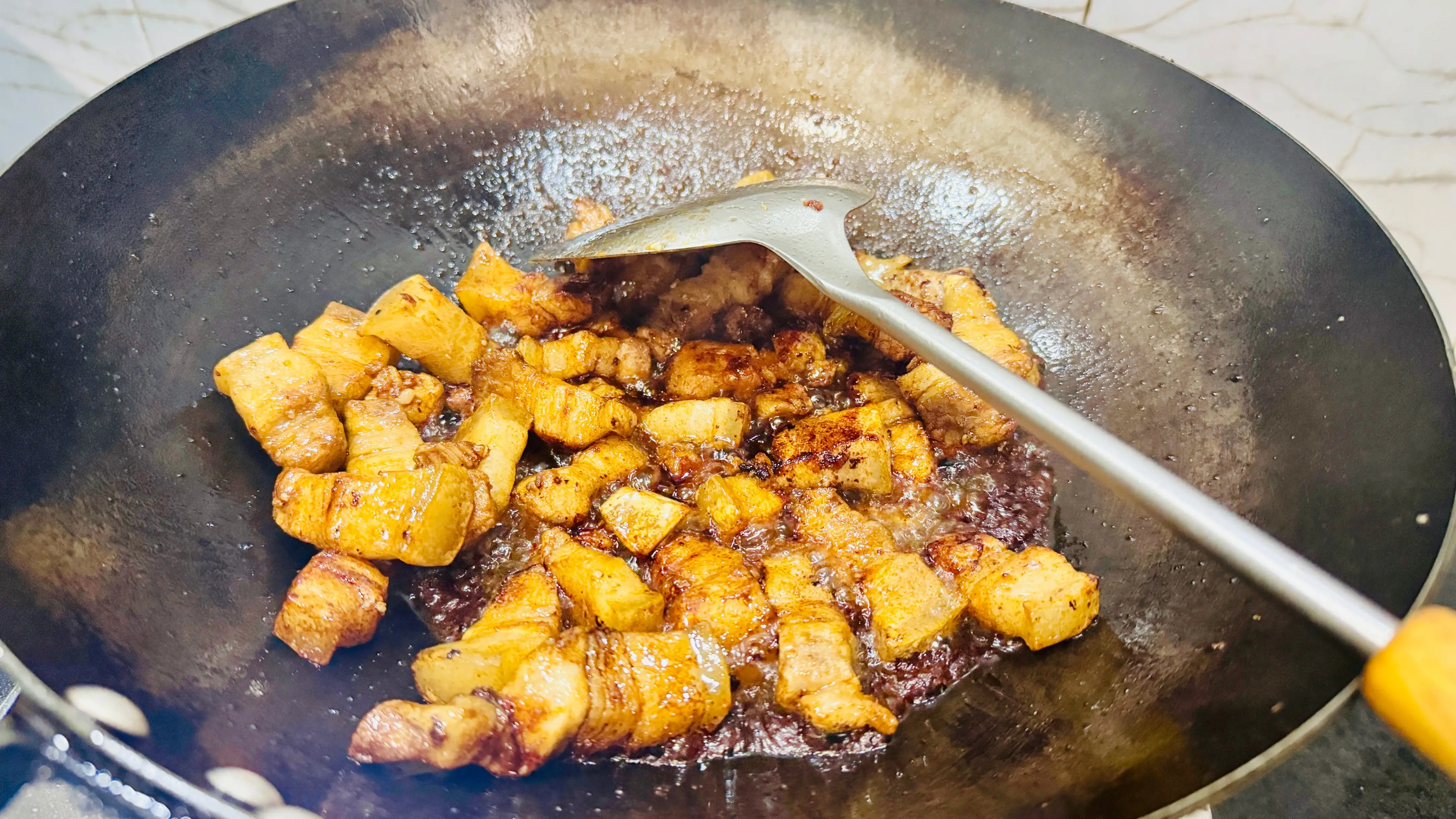 红烧肉,咖喱土豆鸡胸肉,简单又一餐(图4) 土豆烧肉肉_红烧肉咖喱土豆鸡胸肉简单又一餐_大降温吃热乎食物红烧肉