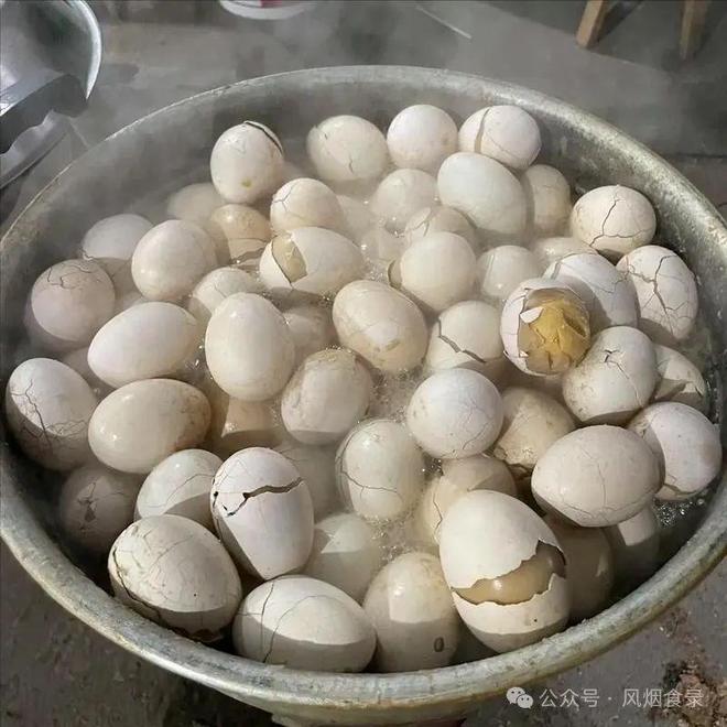 中国,最“重口”的10种食物!螺蛳粉,臭豆腐,在它面前都是弟弟(图22) 臭鳜鱼历史渊源_中国最臭的食物排名_中国最残忍的十大名菜