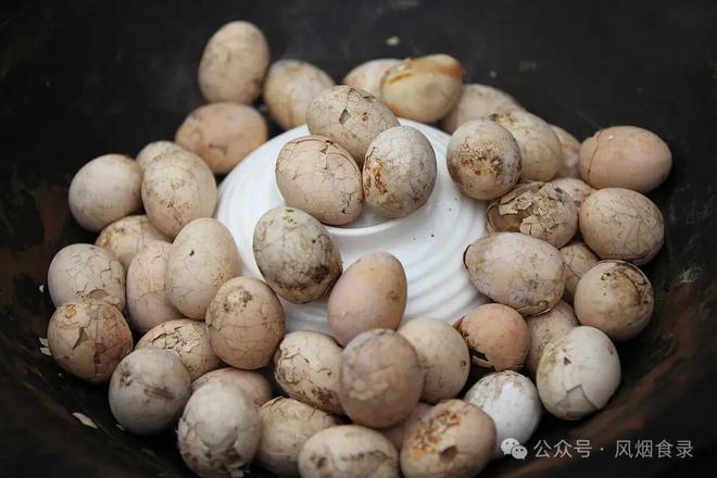 中国,最“重口”的10种食物!螺蛳粉,臭豆腐,在它面前都是弟弟(图23) 中国最残忍的十大名菜_中国最臭的食物排名_臭鳜鱼历史渊源