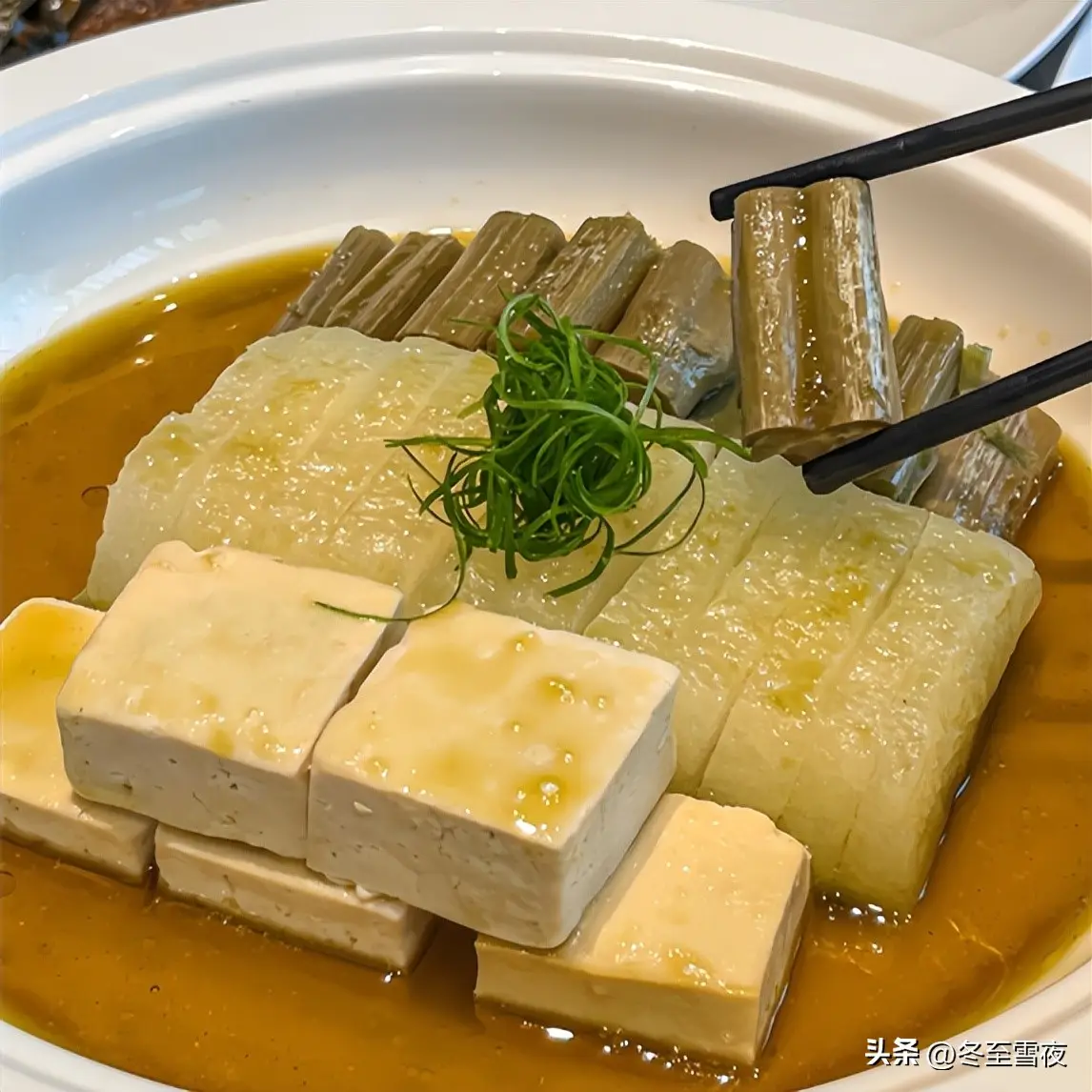 全国各地十大“臭名远扬”的美食,闻着 “上头” 吃着香!(图5) 中国臭名远扬美食_闻臭吃香特色小吃_中国最残忍的十大名菜