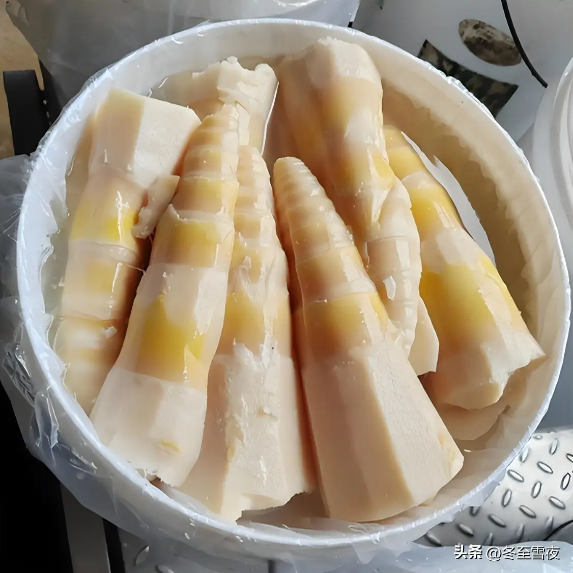 全国各地十大“臭名远扬”的美食,闻着 “上头” 吃着香!(图6) 中国最残忍的十大名菜_中国臭名远扬美食_闻臭吃香特色小吃