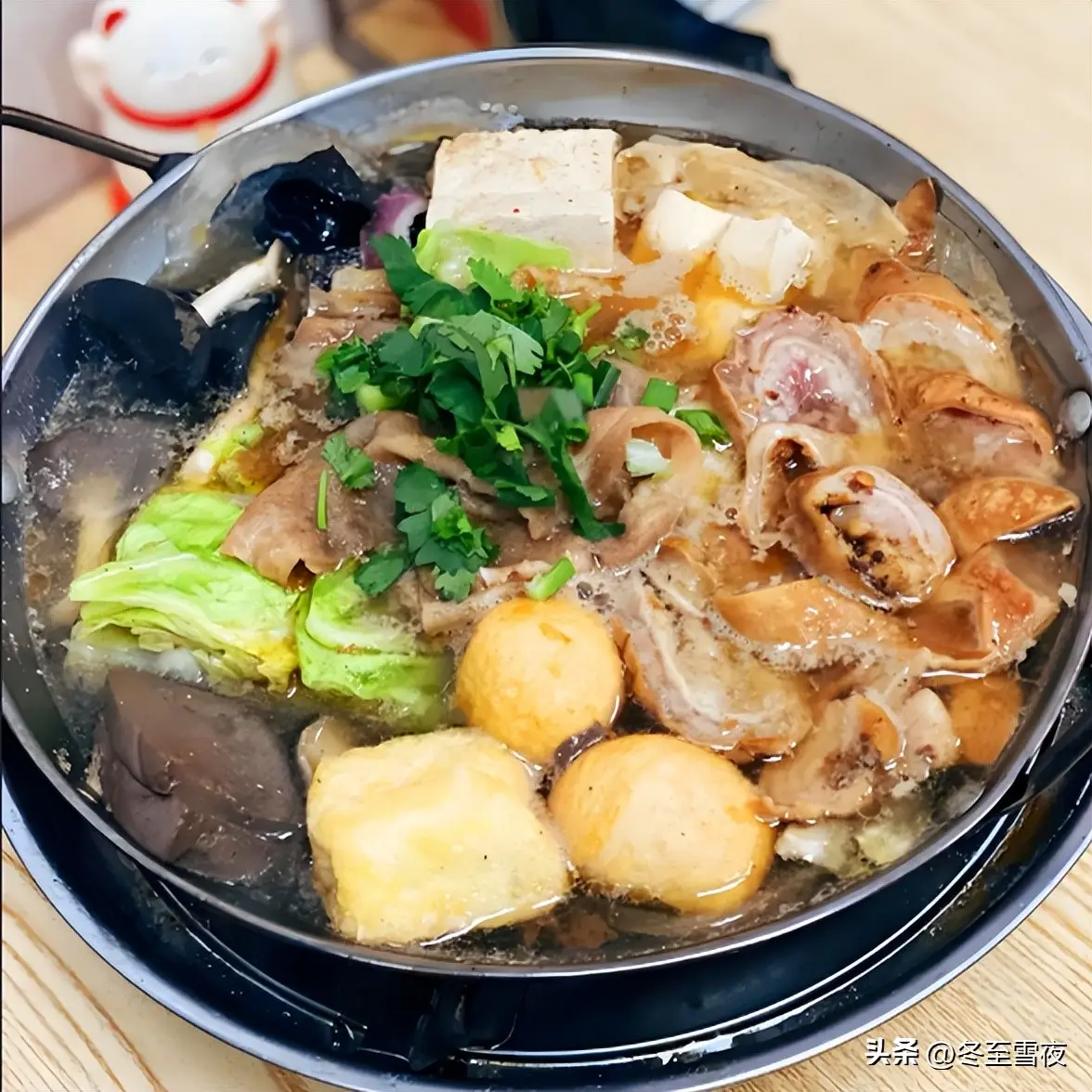 全国各地十大“臭名远扬”的美食,闻着 “上头” 吃着香!(图8) 中国最残忍的十大名菜_中国臭名远扬美食_闻臭吃香特色小吃