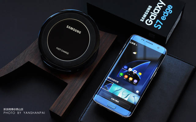 图说珊瑚蓝版三星Galaxy S7 edge,依然最美曲屏机(图6) S7 edge双曲面屏细节处理_s7 edge屏幕贴合技术_三星Galaxy S7 edge曲面屏设计