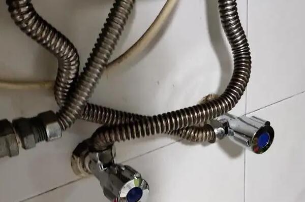拱墅区冷热水龙头安装 水管断裂维修